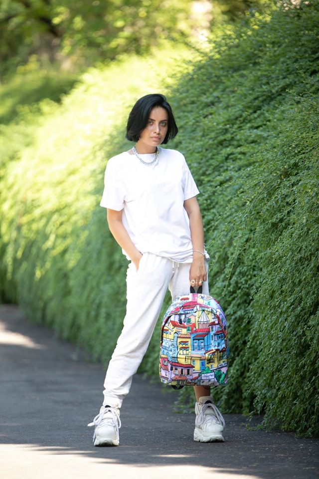 104167609_317906679607753_692533