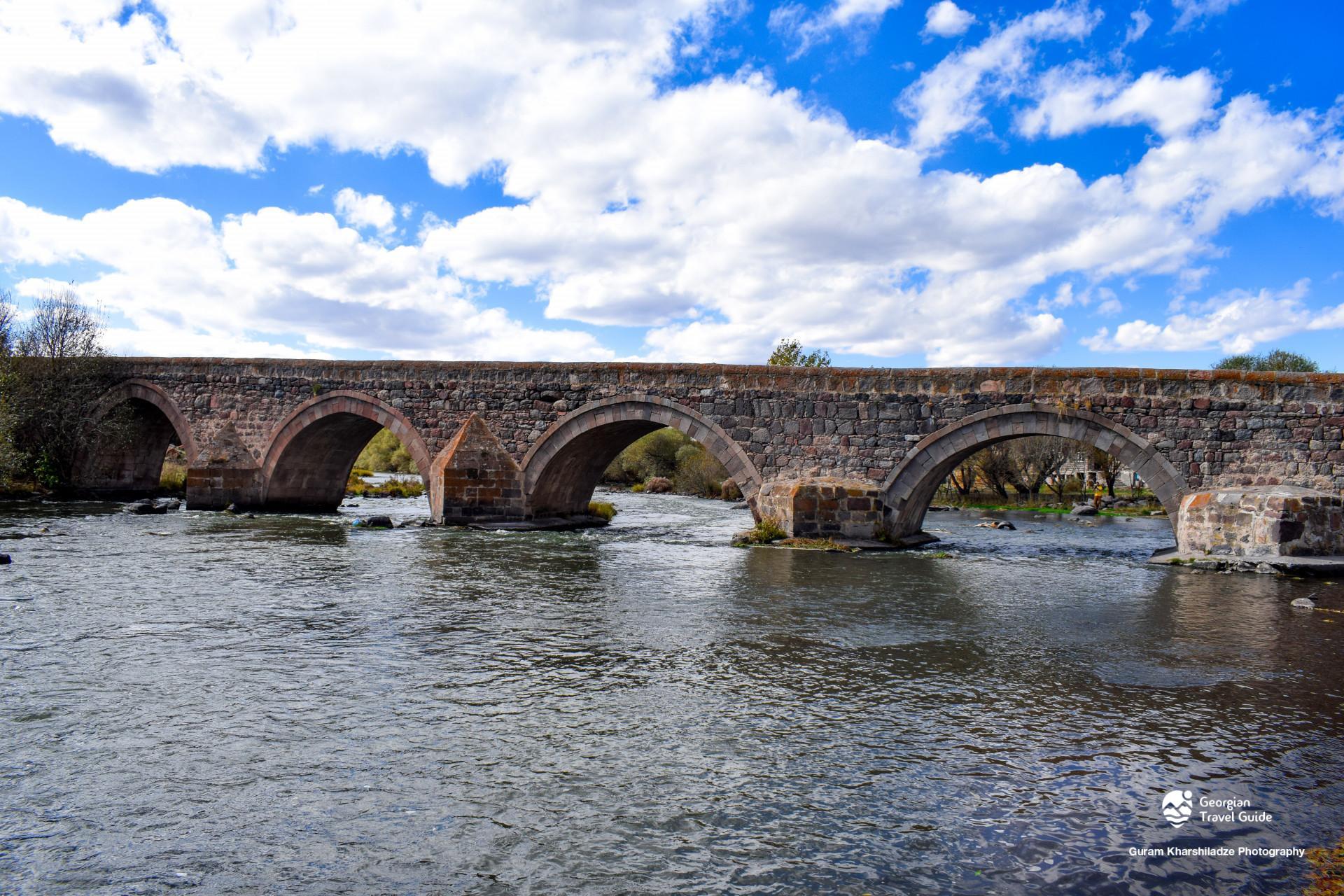 ტონთიოს ხუთმალიანი ხიდი