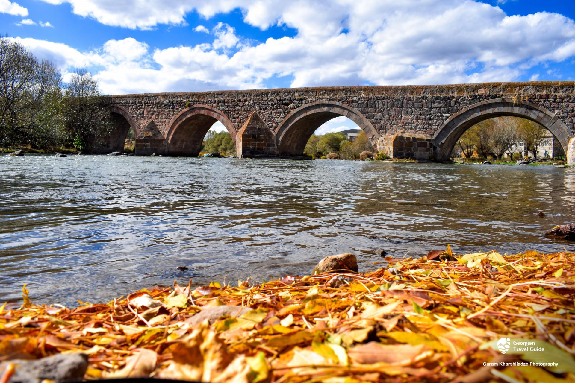 ტონთიოს ხუთმალიანი ხიდი