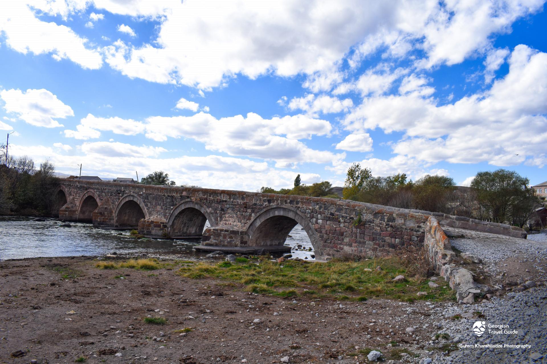 ტონთიოს ხუთმალიანი ხიდი