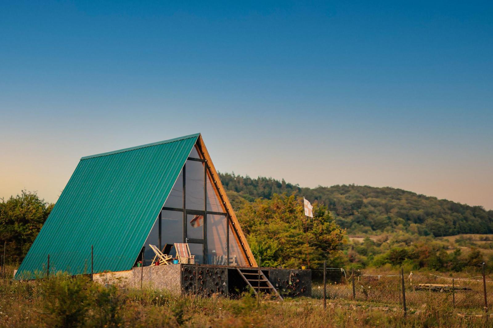 სახლი ტბასთან სიონში