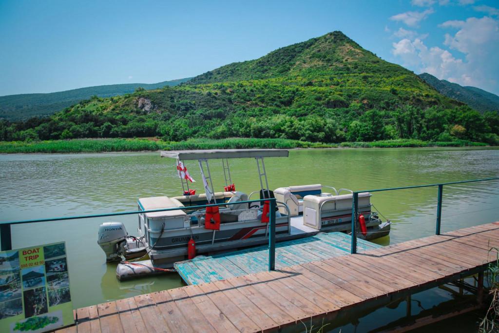 კატერის ტური მდინარეზე მცხეთაში