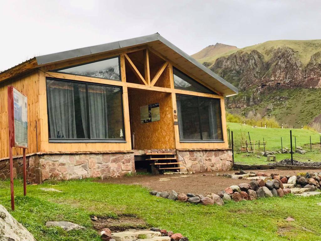 101556735_2443822362509313_89599