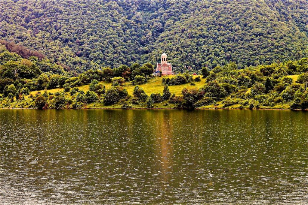 კოდიწყაროს ტბა Koditskaro Lake