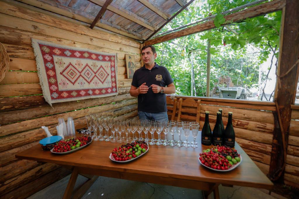 104358898_1152225315153983_59342