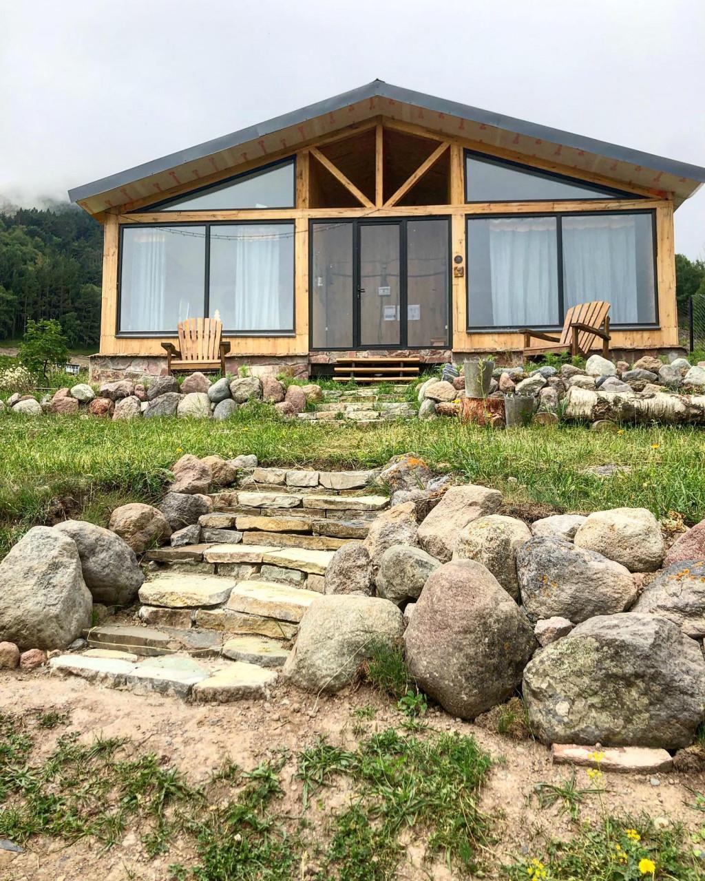 107707317_180385360151642_165015