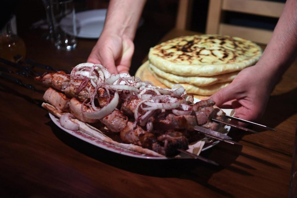 107872621_600474477545515_240994