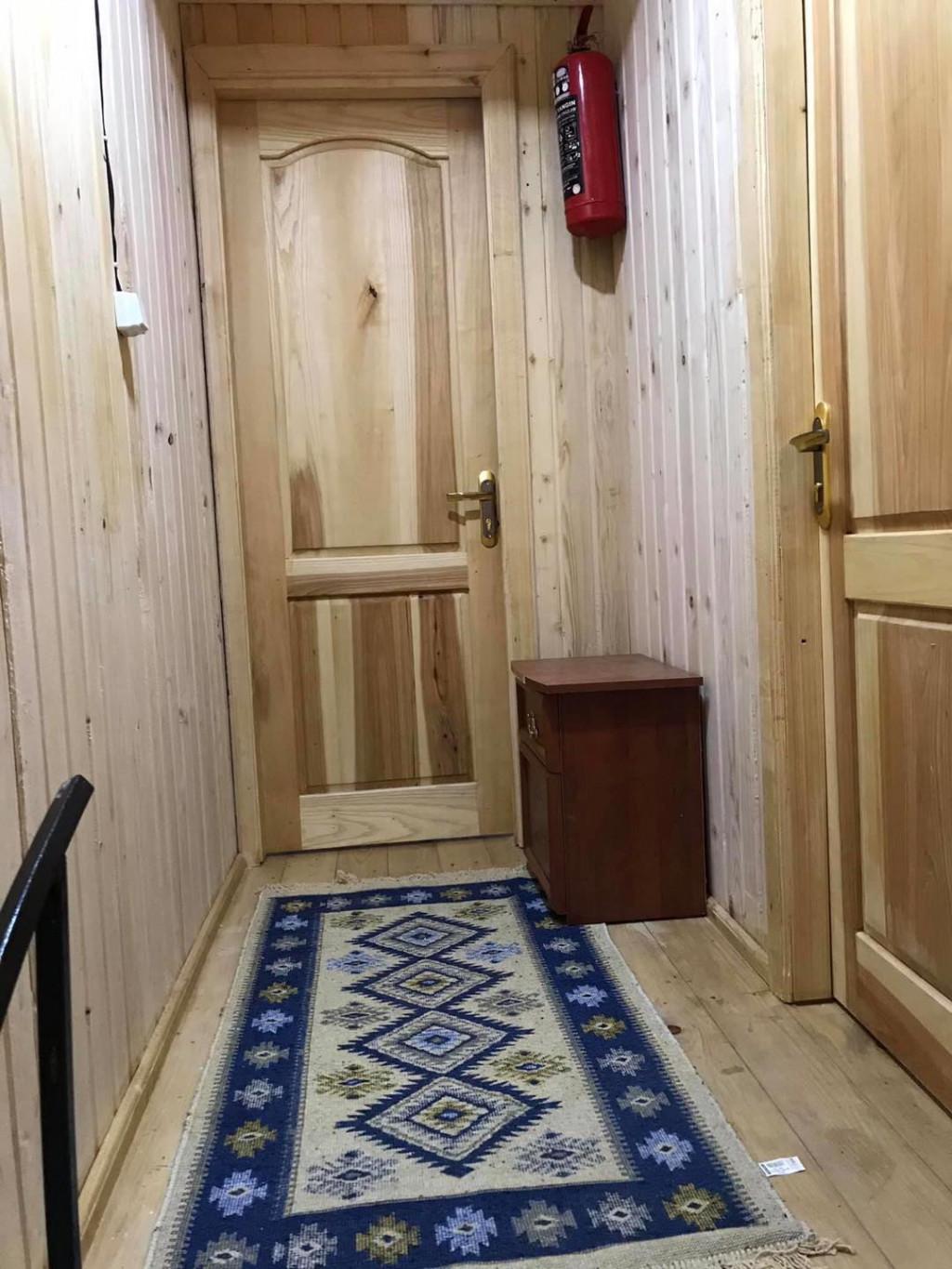 კოტეჯები და სასტუმრო