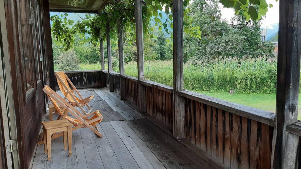 საოჯახო სასტუმრო მუხურში