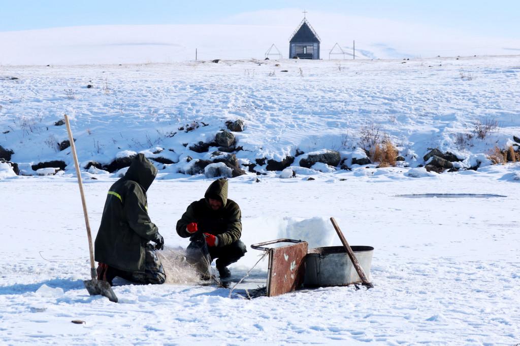 WINTER ADVENTURE AT FROZEN PARAVANI LAKE