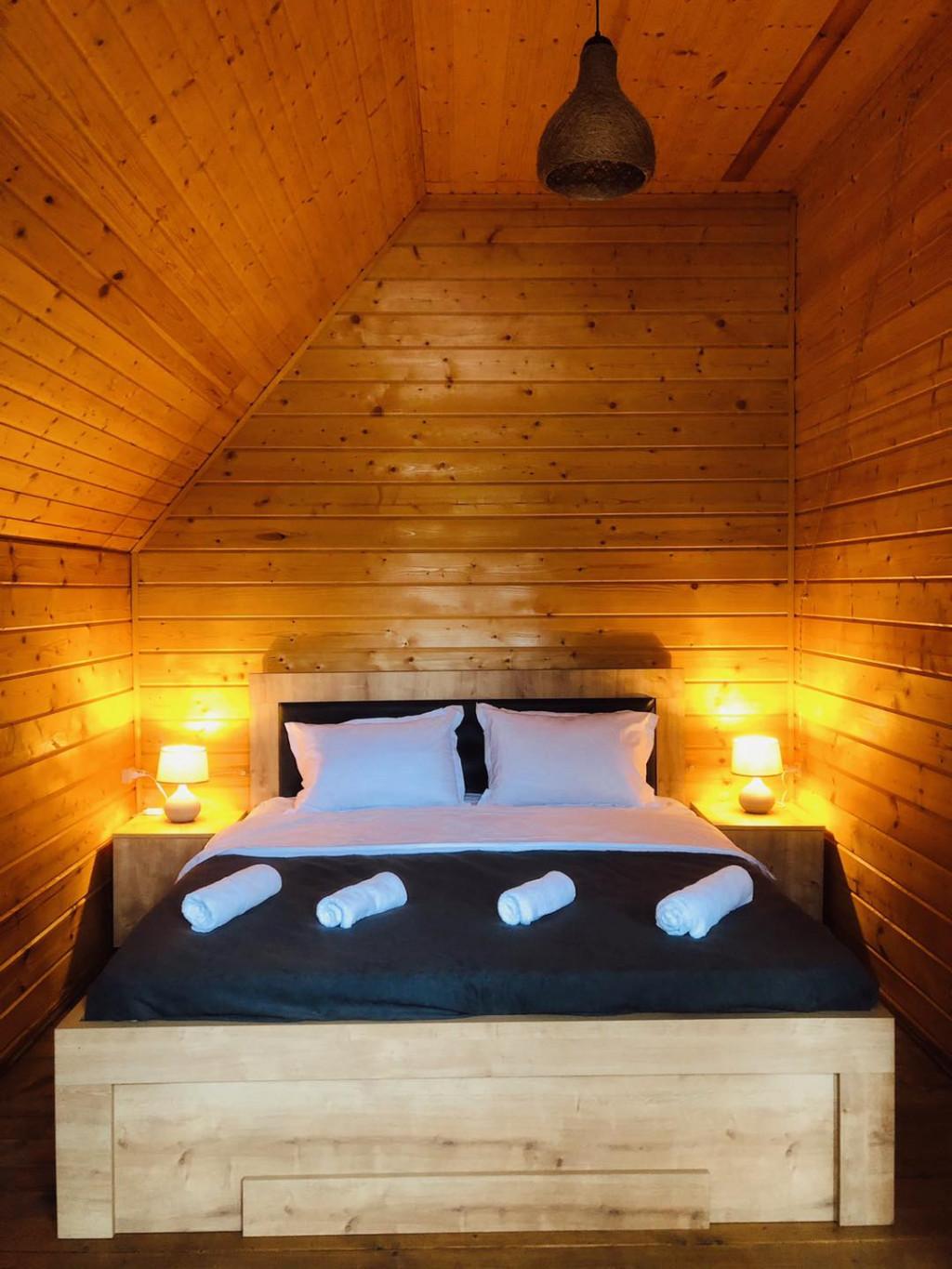 The Hut in Surami • ქოხი სურამში