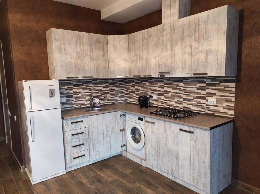 კოტეჯები წიწვოვან ტყეში ცემში