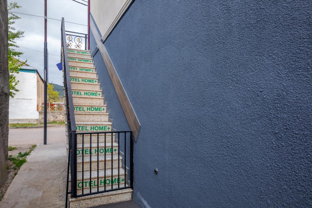 სასტუმრო პოუმ +