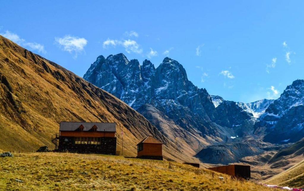 ერთ დღიანი ტური გაზაფხულის ჯუთაში