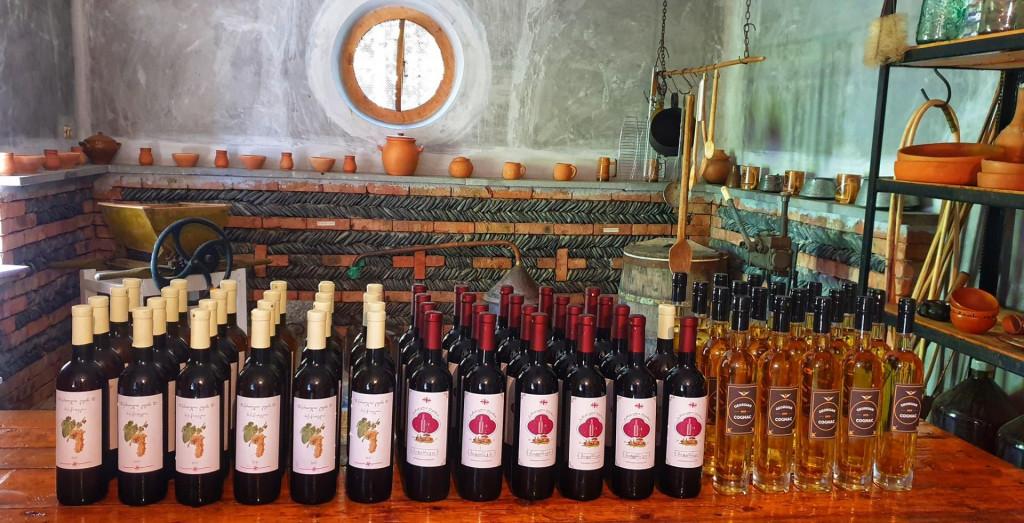 რთველი, ღვინის დეგუსტაცია,მასტერკლასები და სადილი გურამი პაპას მარანში