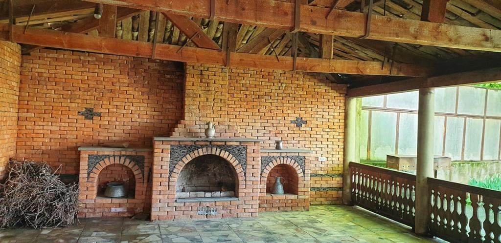 რთველი, ღვინის დეგუსტაცია,მასტერკლასები და სადილი გურამი პაპას მარანში