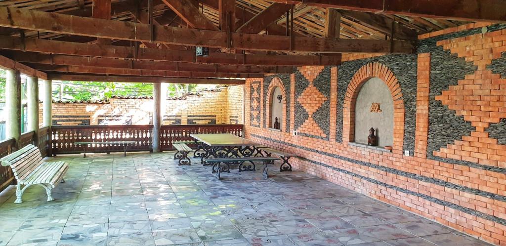 ღვინის დეგუსტაცია გურამი პაპას მარანში