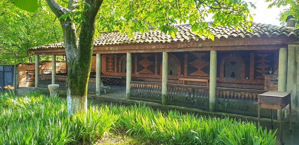 რთველი, ღვინის დეგუსტაცია,მასტერკლასები და სადილი გურამი პაპას მარანში