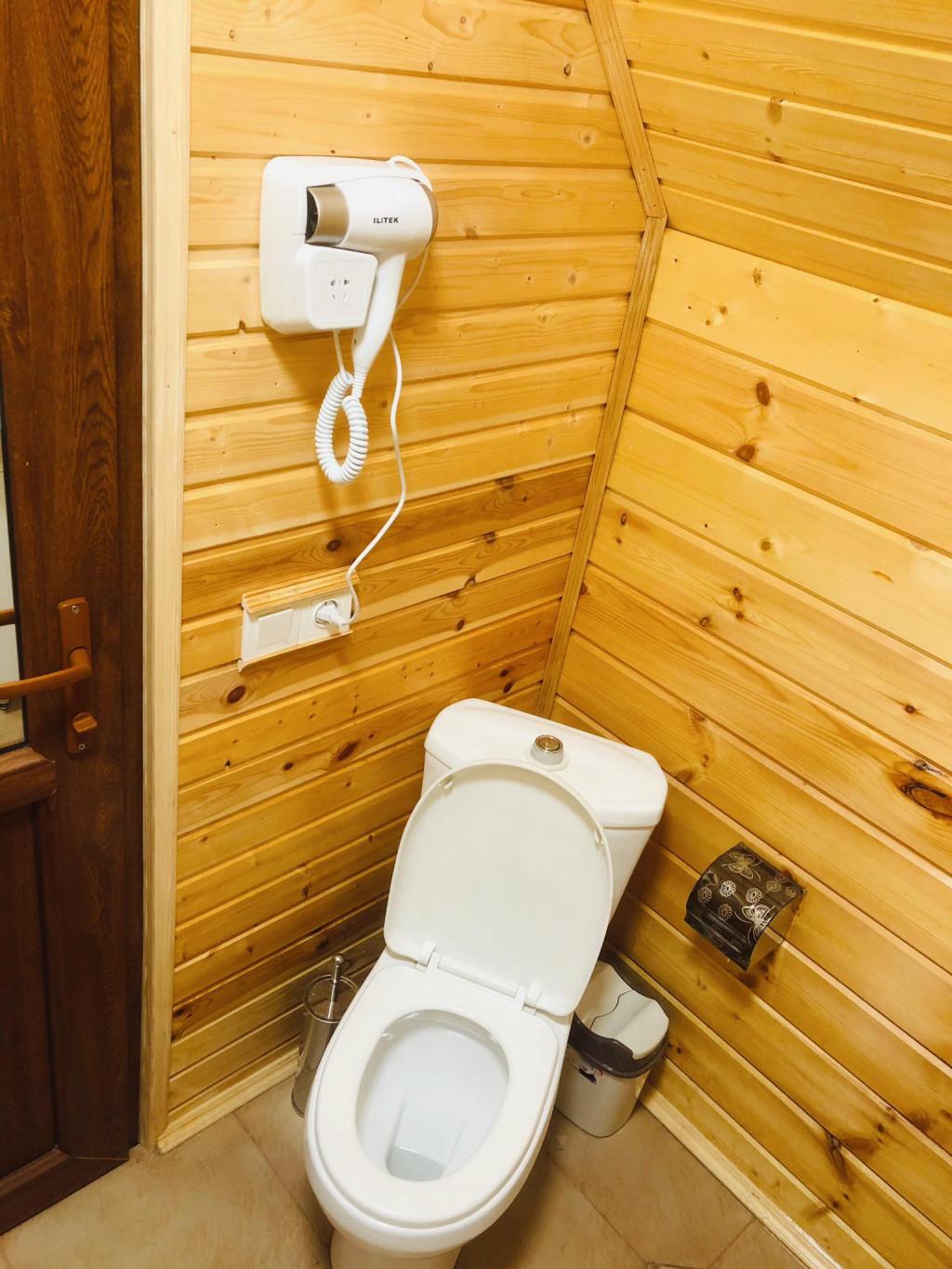 The Hut in Surami • ქოხი სურამში