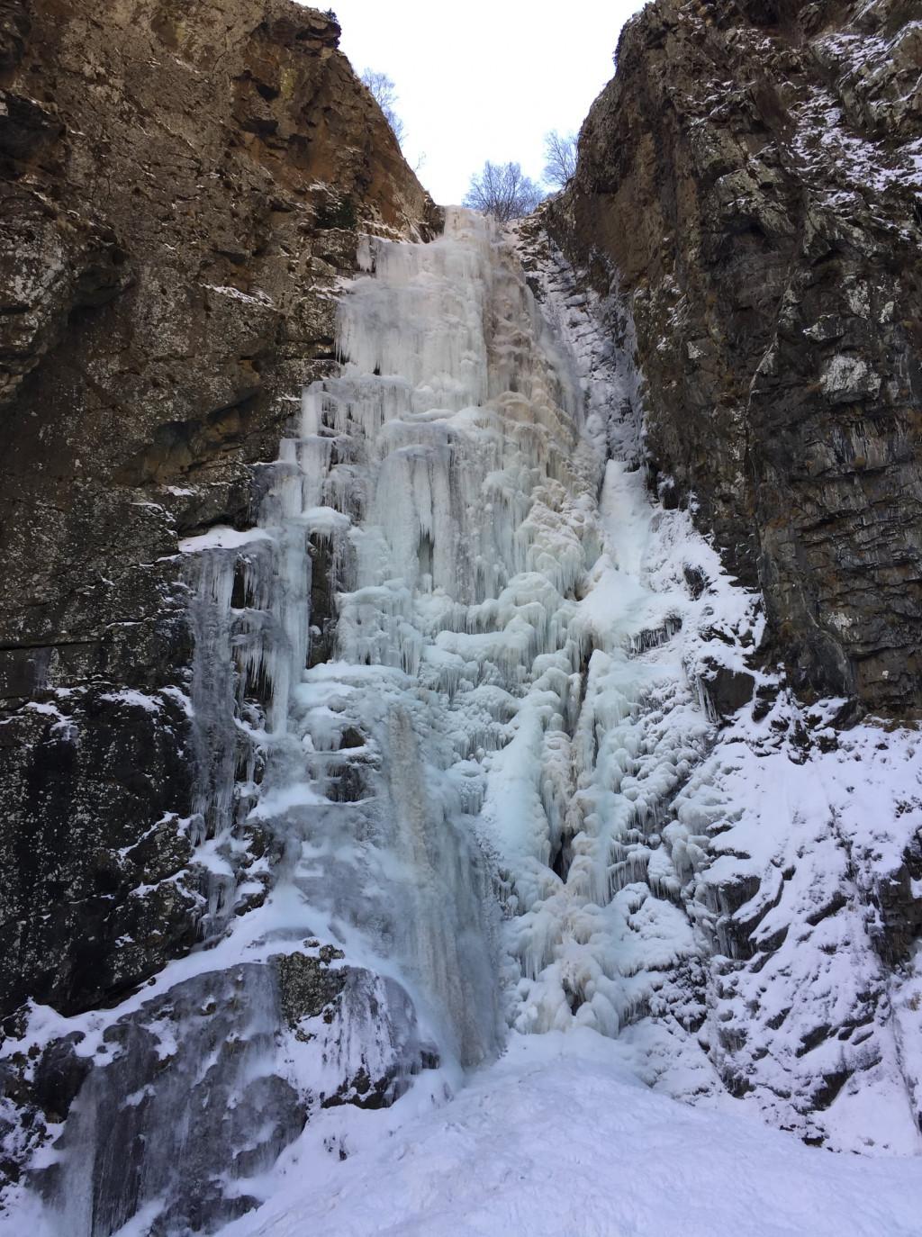 Day Tour To Kazbegi-Stepantsminda With A Hike To Gveleti Waterfall