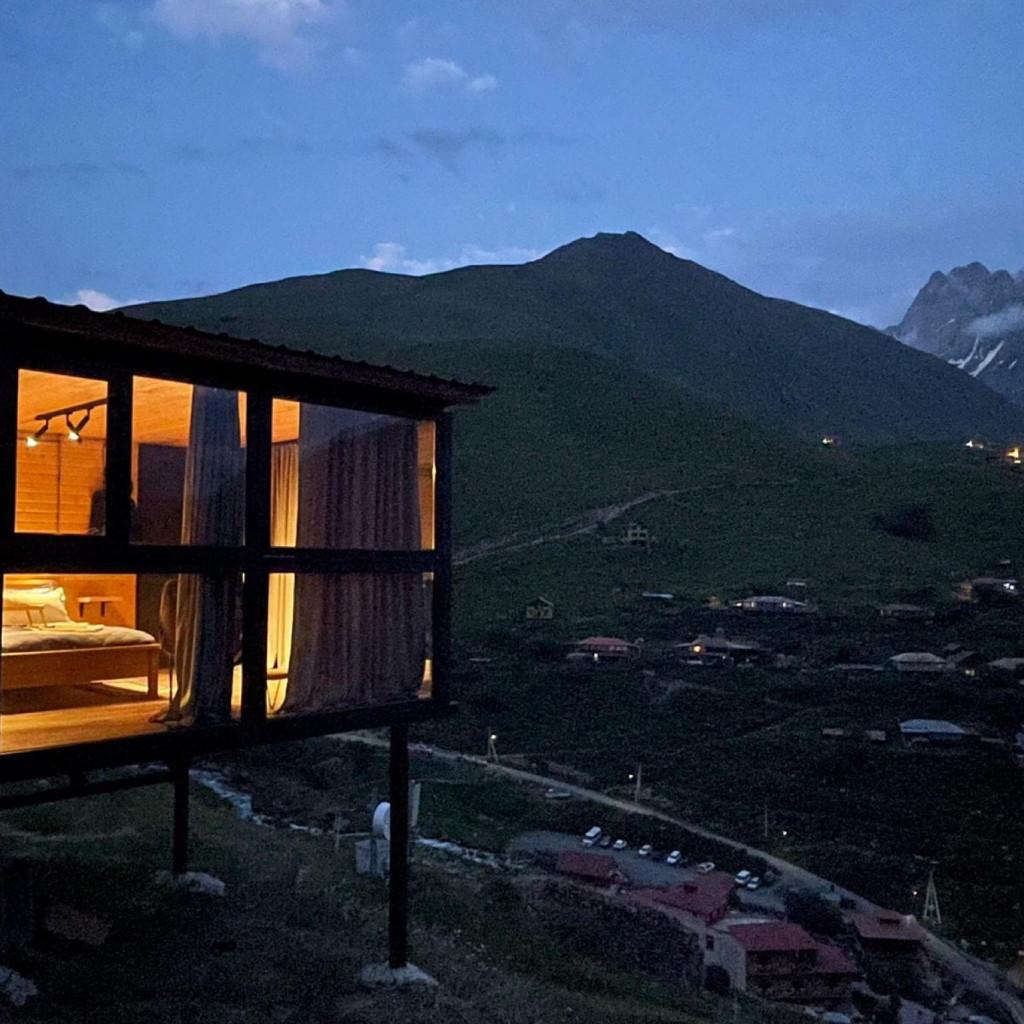 Pirdapira პირდაპირა