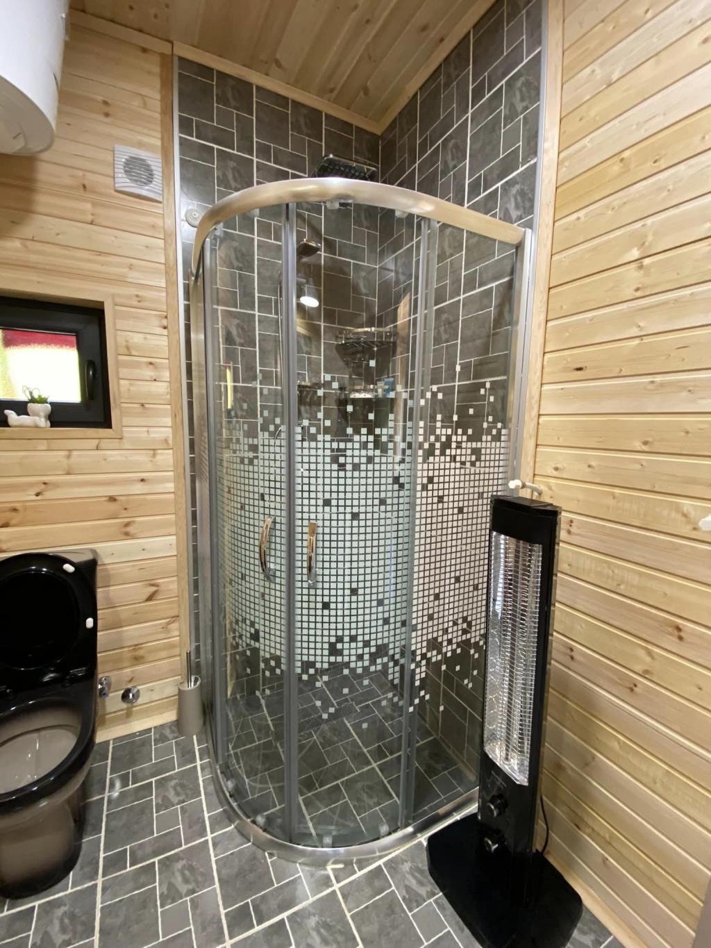 ხის სახლი მესტიაში - wood house in Mestia