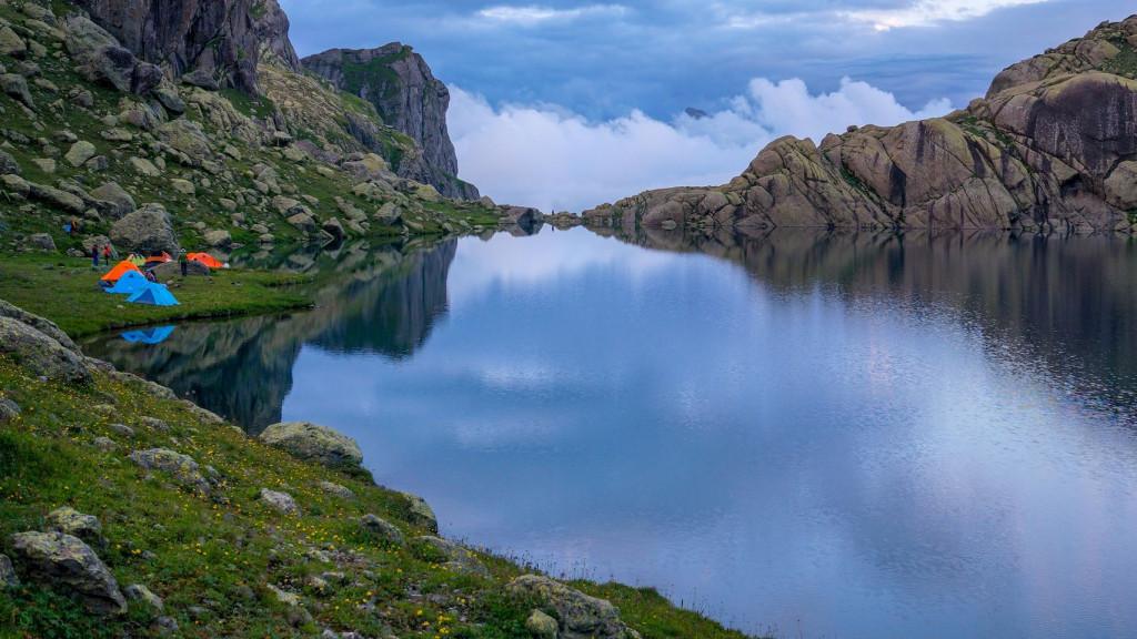 ტური ტობავარჩხილის ტბებზე