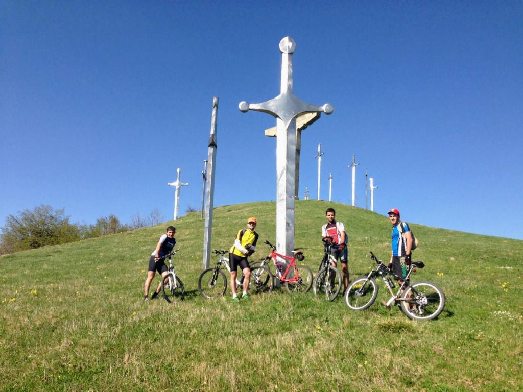 477370_364963096942603_163088538