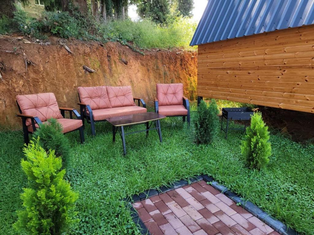 კოტეჯი თემა