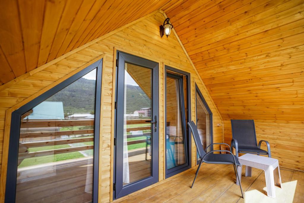 ხის სახლი მესტიაში - wood house in Mestia