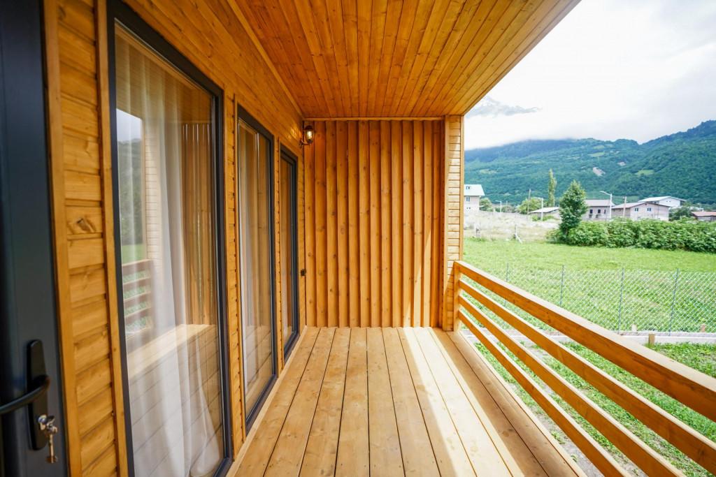 ხის სახლი მესტიაში - wood house in Mestia