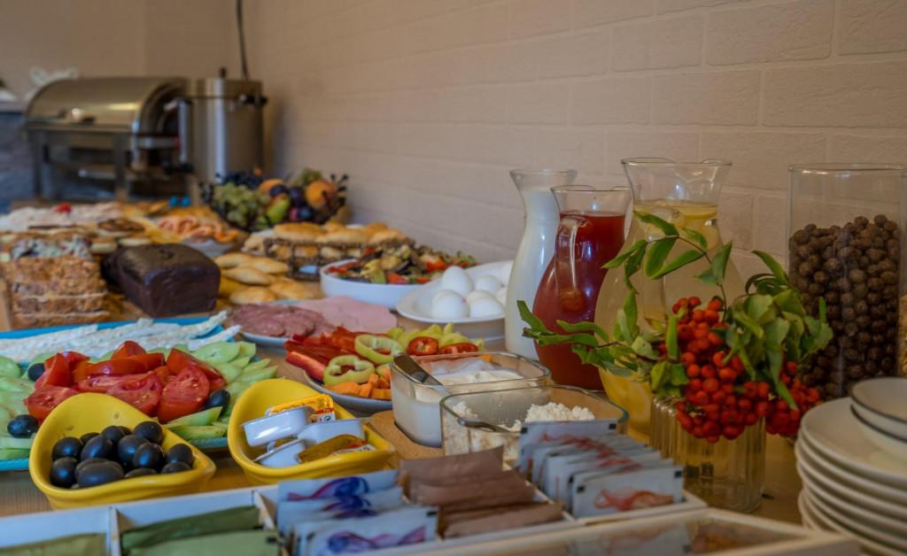 70635802_1101179790304219_485045