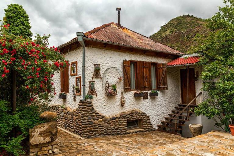 73297213_2415307025453799_447076