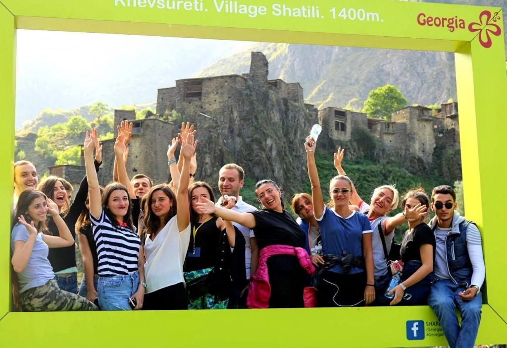 90728101_2390605034373131_716315