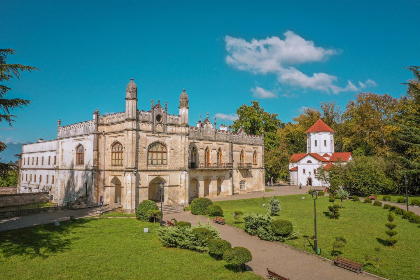 დადიანების სასახლე - palace of Dadiani