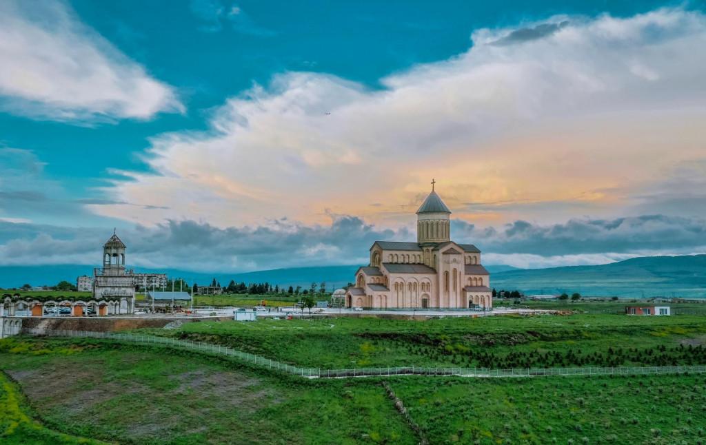 მახათის ივერიის ღვთისმშობლის ხატის ტაძარი - makhata church