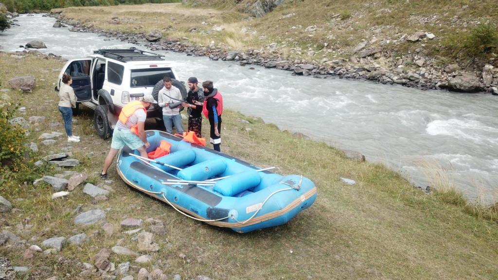 Rafting in Trusso Valley
