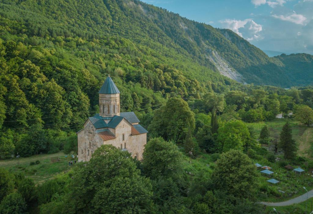 ბარაკონის ღვთისმშობლის ეკლესია, რაჭა - Barakoni church, Racha