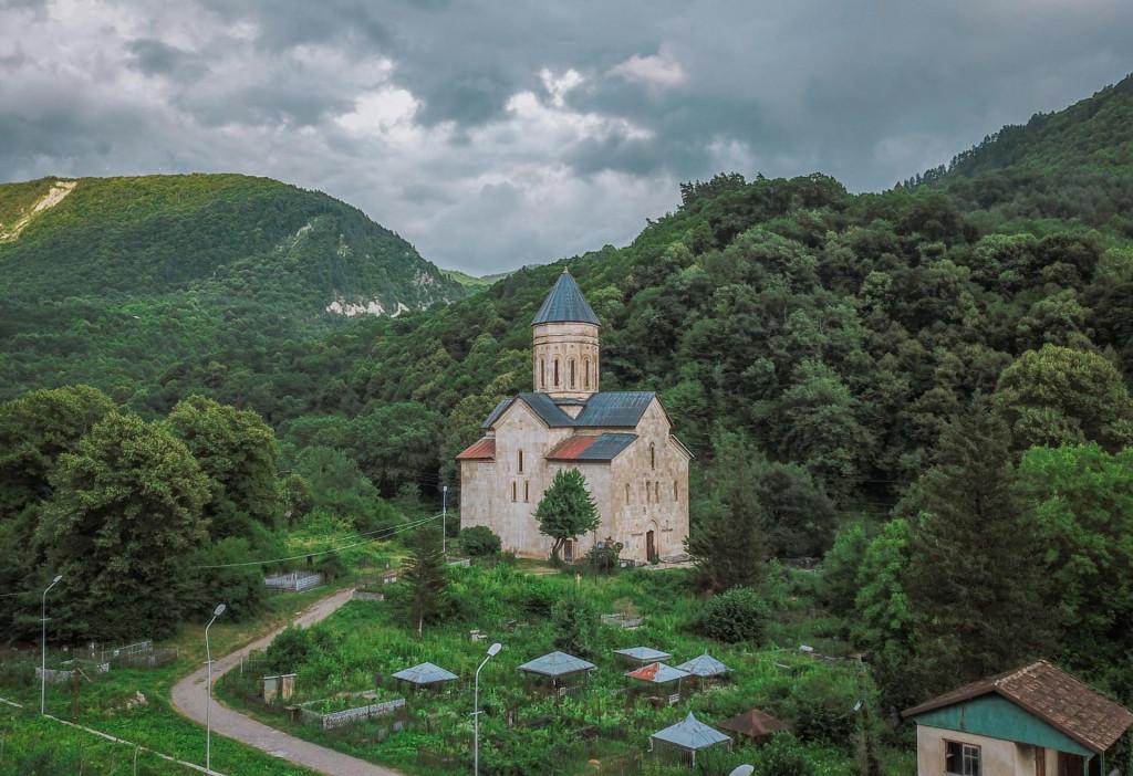 ბარაკონის ღვთისმშობლის ეკლესია, რაჭა - Barakoni church, Racha