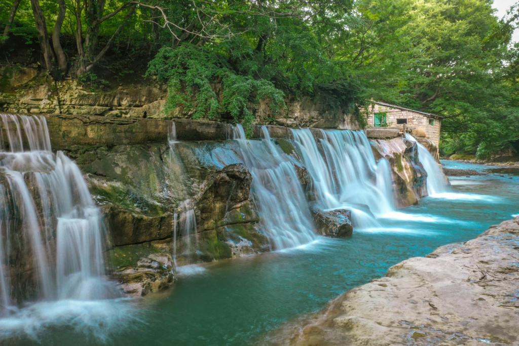 ქადაგიძის რაფი - ჩანჩქერი, waterfall, Cave, dinosaur footprints
