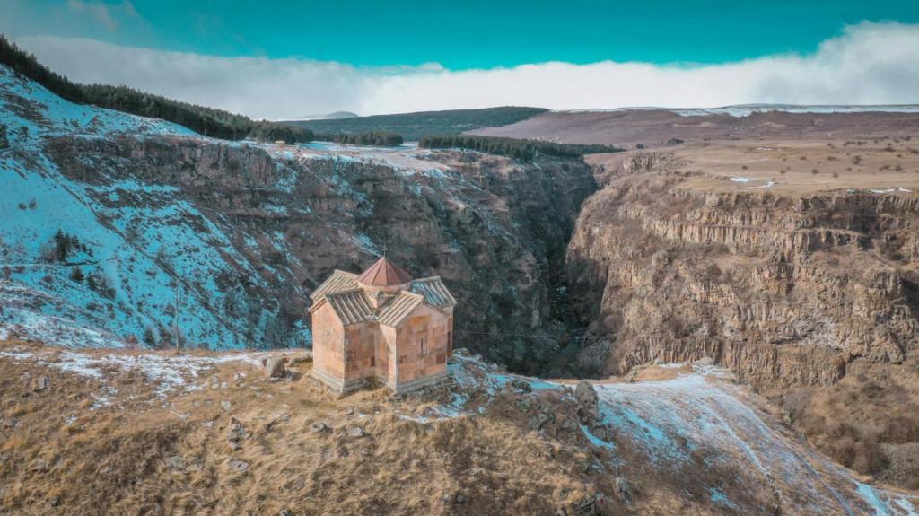 WINTER ADVENTURE AT FROZEN PARAVANI LAKE