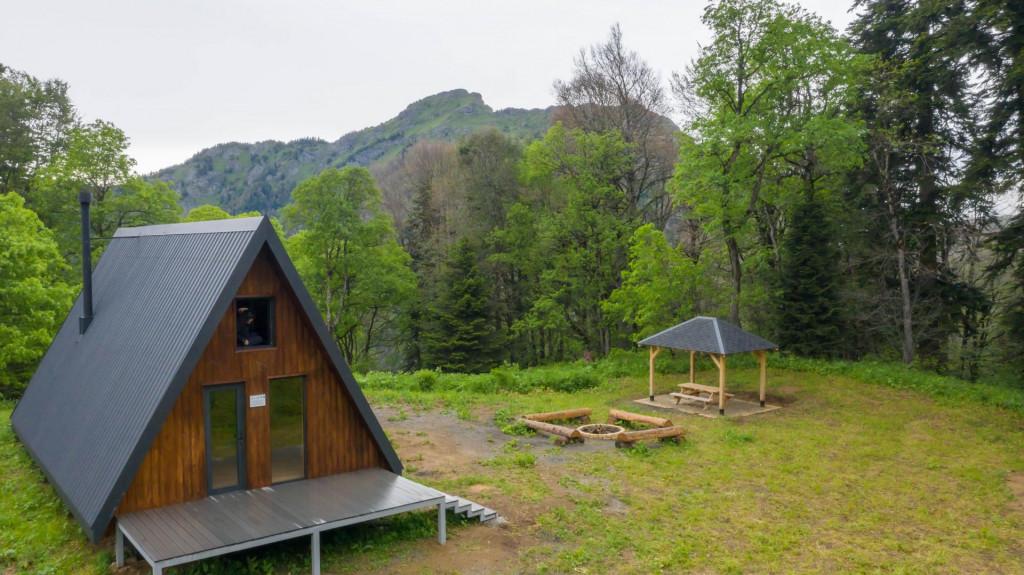 შუანოს ტურისტული თავშესაფარი