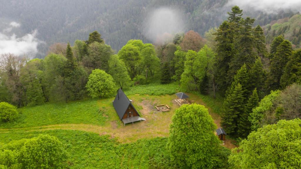 შუანოს ტურისტული თავშესაფარი