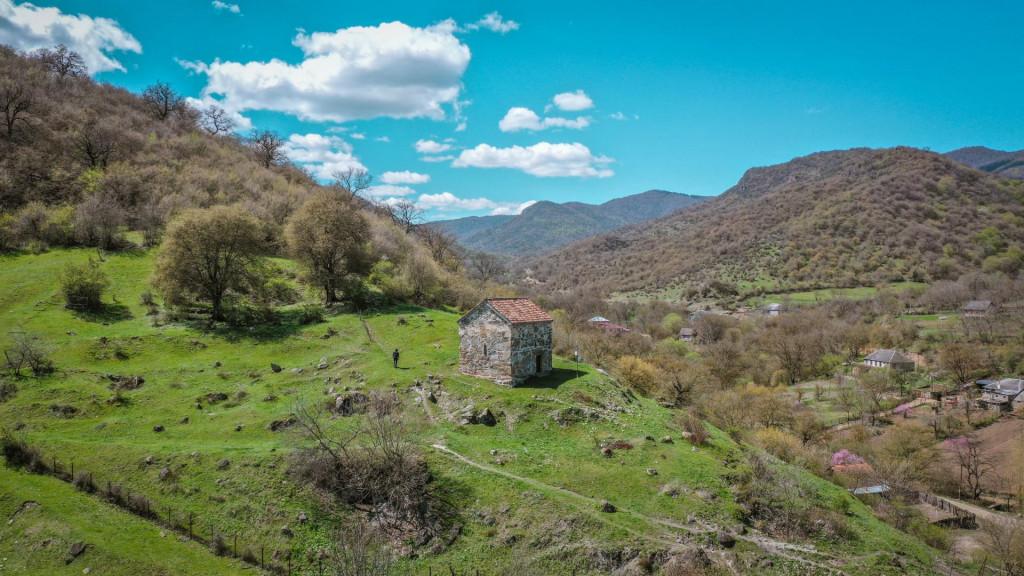 ფოლადაური - Poladauri