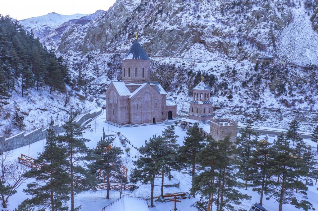 Dariali Monastery Complex დარიალის სამონასტრო კომპლექსი  Монастырский комплекс Дариали Kazbegi