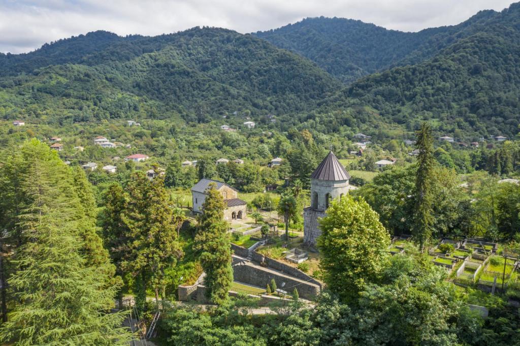 Likhauri Church, Guria, ღვთისმშობელის ეკლესია