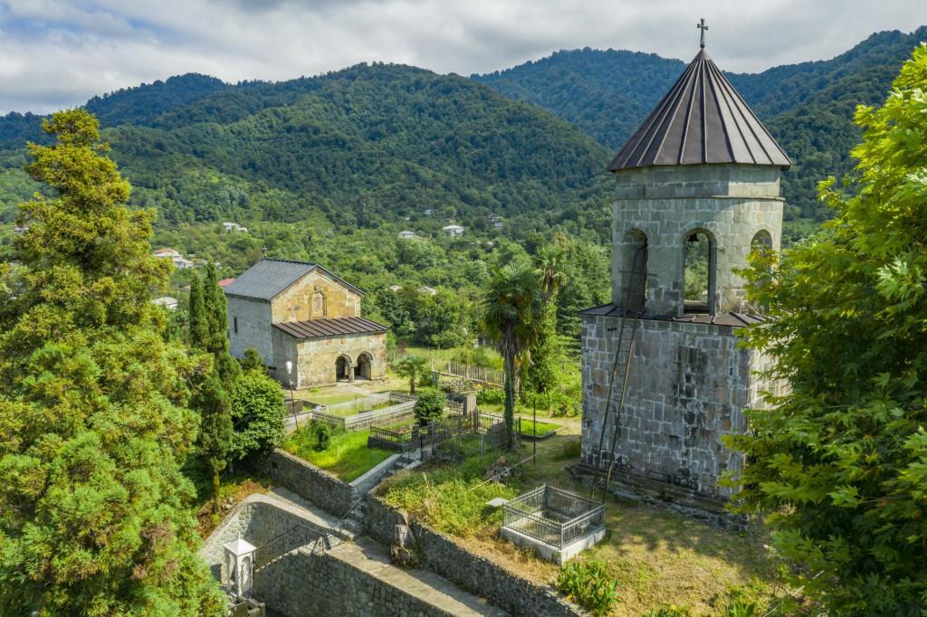 Likhauri Church, Guria, ღვთისმშობელის ეკლესია