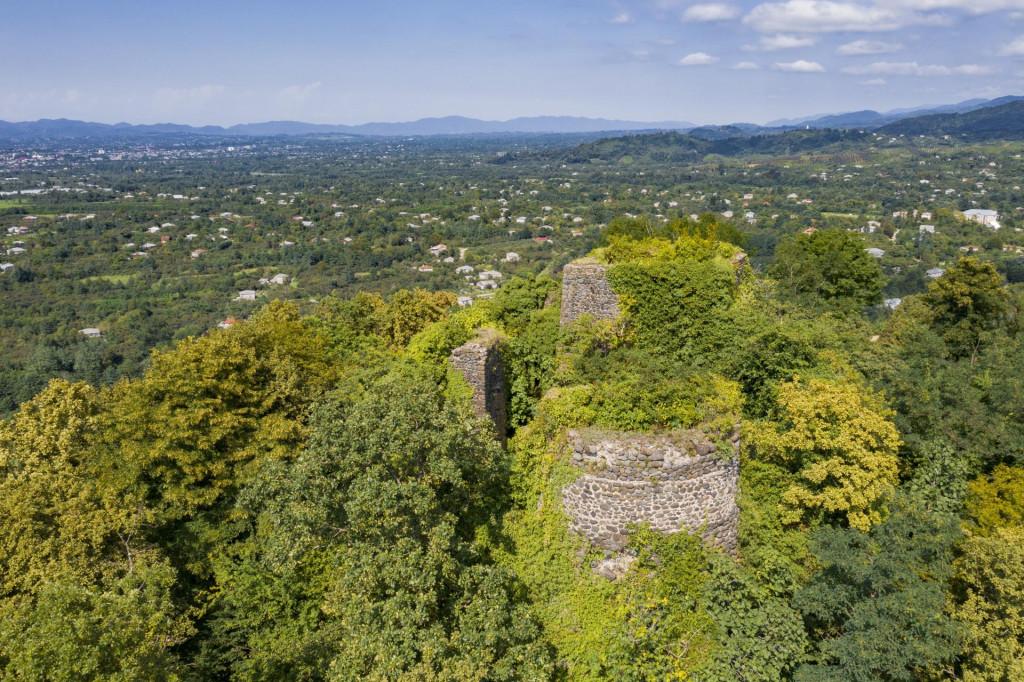 ლიხაურის ციხე Likhauri Fortress