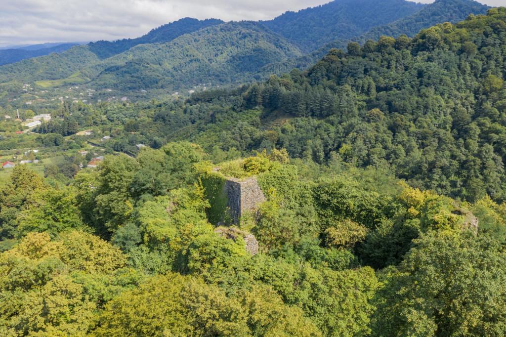 ლიხაურის ციხე Likhauri Fortress