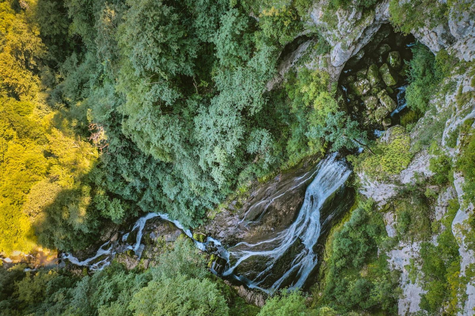 ტობის ჩანჩქერი და არსენ ორჯონიკაშვილის მღვიმე, მარტვილი, სამეგრელო - Tobi Waterfall and Arsen Orjonikashvili Cave, Martvili, Samegrelo